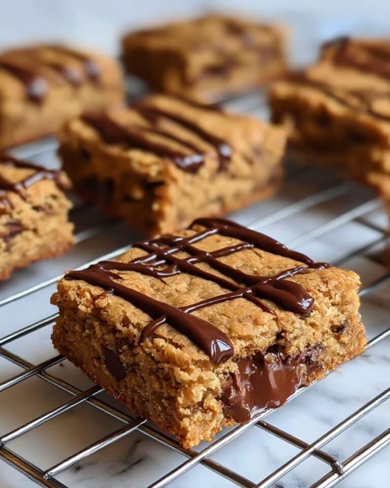 Healthy Peanut Butter Chunk Oatmeal Bars Recipe