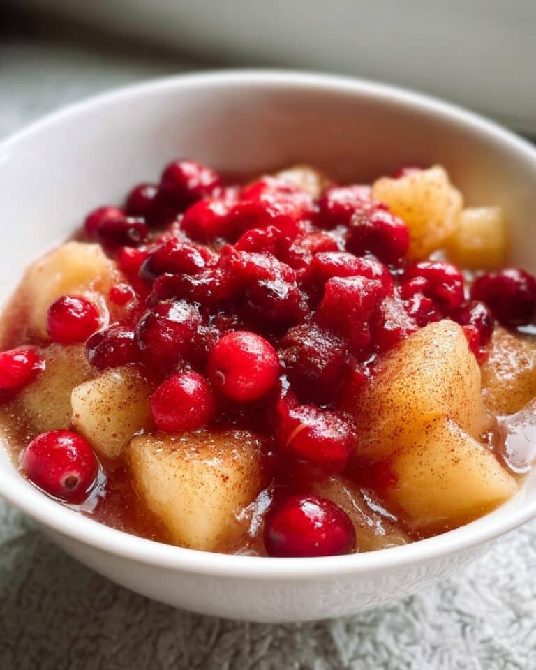5-Ingredient Slow Cooker Apple Cranberry Magic – So Irresistible! Recipe